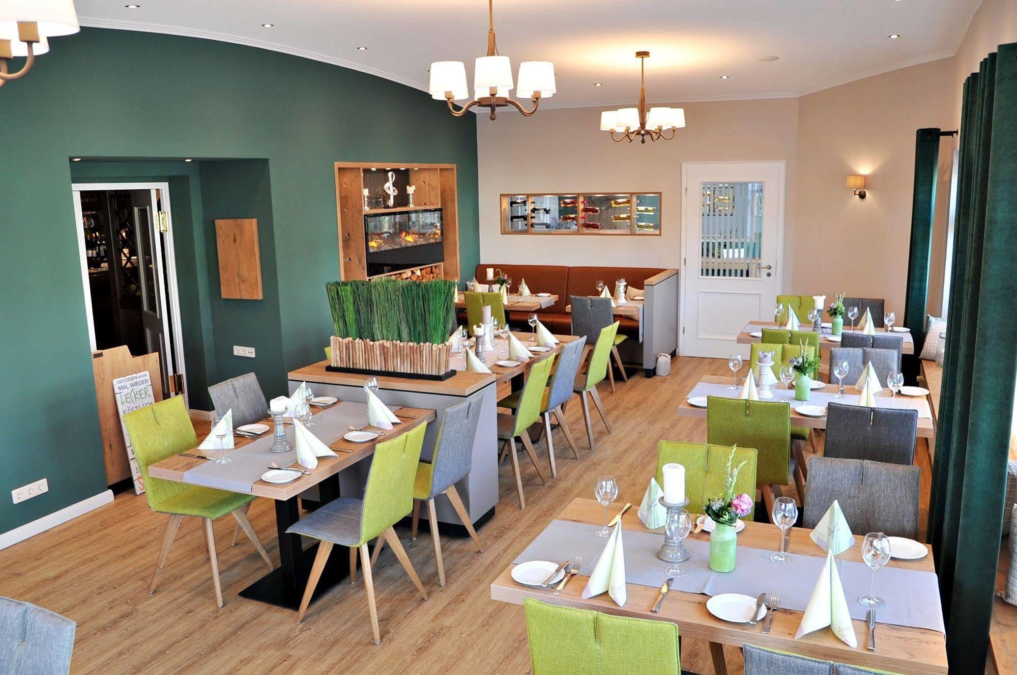 Hotel Restaurant Buergerklause Tapken Garrel Екстериор снимка